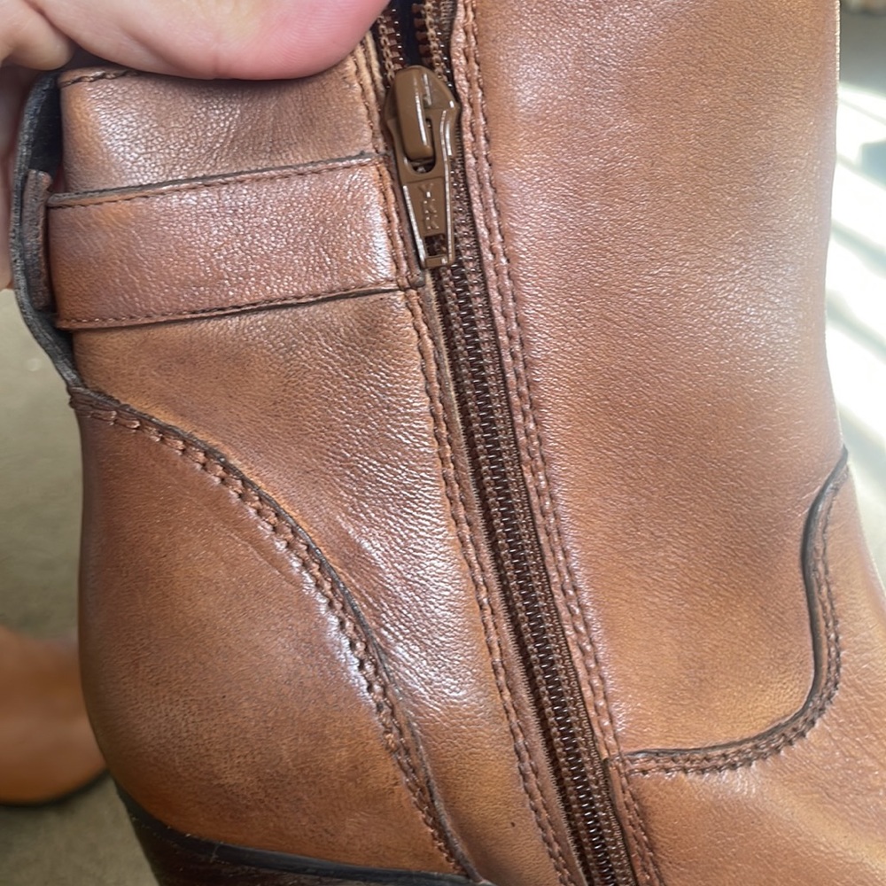 Boots - Picture 10 of 10